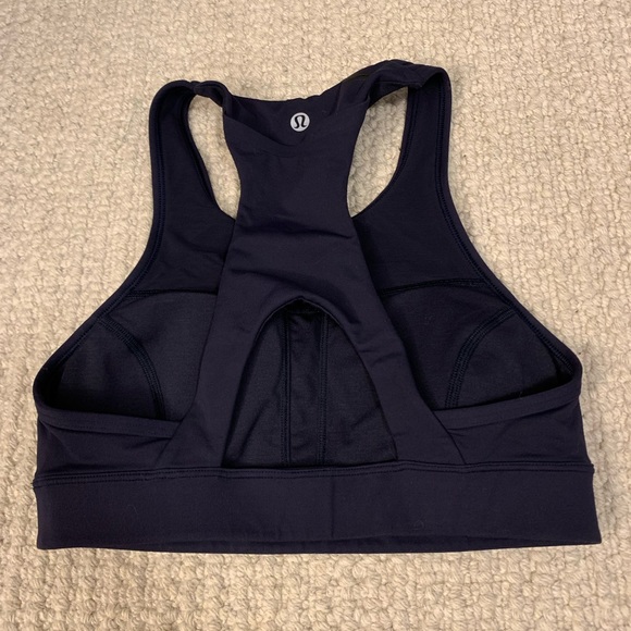 High neck LuLulemon sports bra - size 4 - Picture 1 of 6